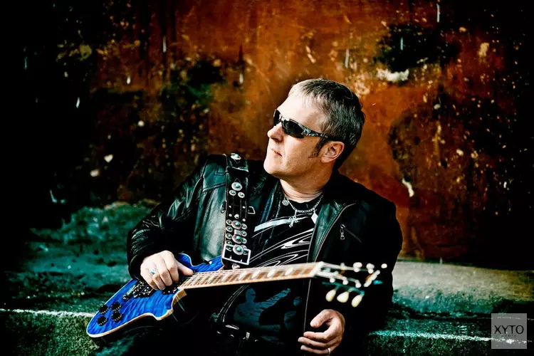 Ierse bluesrocker Eamonn McCormack op 6 mei in Podium Victorie