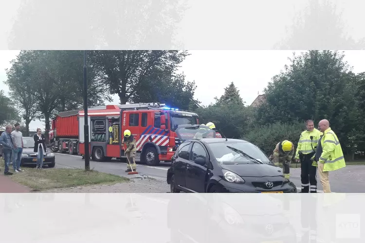 Frontaal ongeval Middenweg De Noord