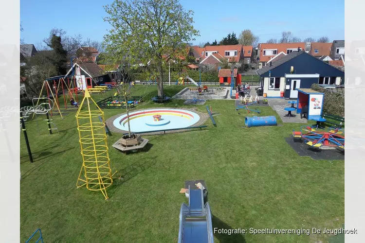 Speeltuin Koedijk dringend op zoek naar vrijwilligers: "Triest als kinderen voor een dichte deur staan"