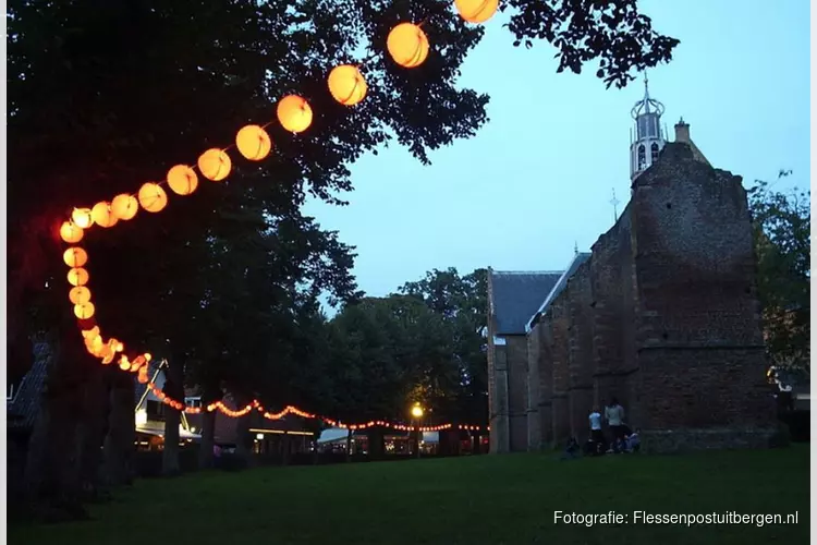 Zomerse lichtjesavond trekt veel bezoekers naar Bergen