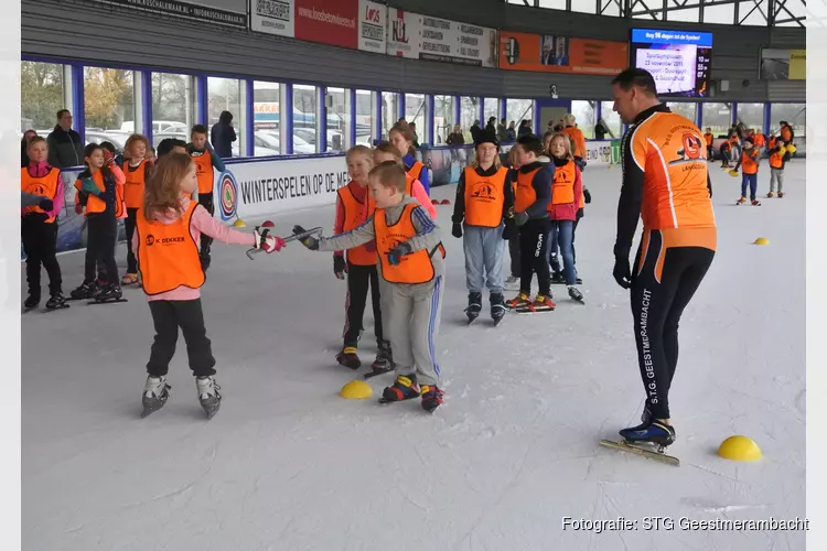 Eerst je zwemdiploma, daarna je schaatsdiploma.