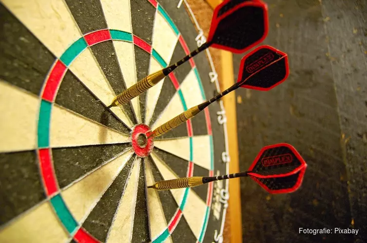 Andy Hamilton in actie op Finder Darts Masters