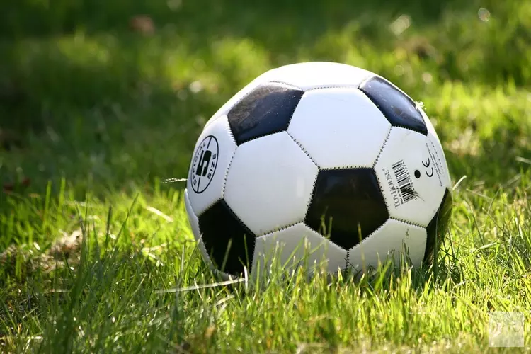 Vrouwenvoetbal: Punt voor Alcmaria, onterechte nederlaag Kolping