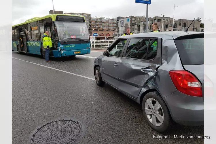 Veel blikschade bij ongeval Kanaalkade