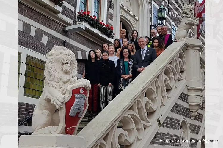 Albanese delegatie bezoekt gemeente Alkmaar als voorbeeld LHBTI-beleid