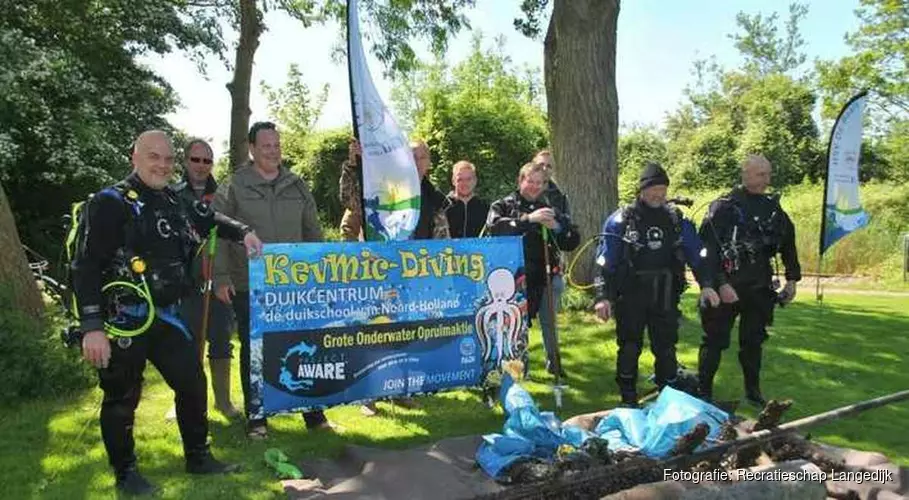 De grote onderwater opruimactie in Geestmerambacht