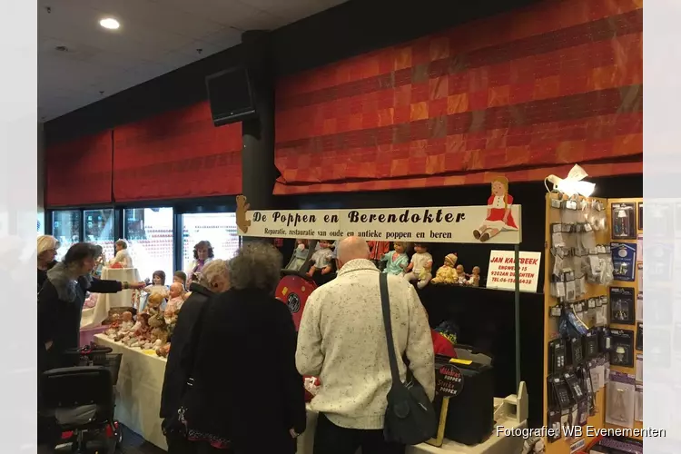 Grote Poppenhuizen, Poppen en Berenbeurs