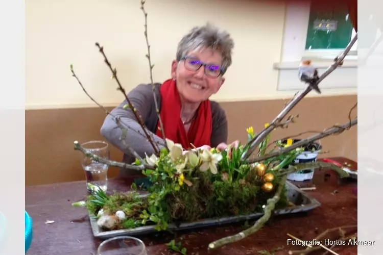 Workshop bloemschikken voor Kerstmis bij Hortus Alkmaar