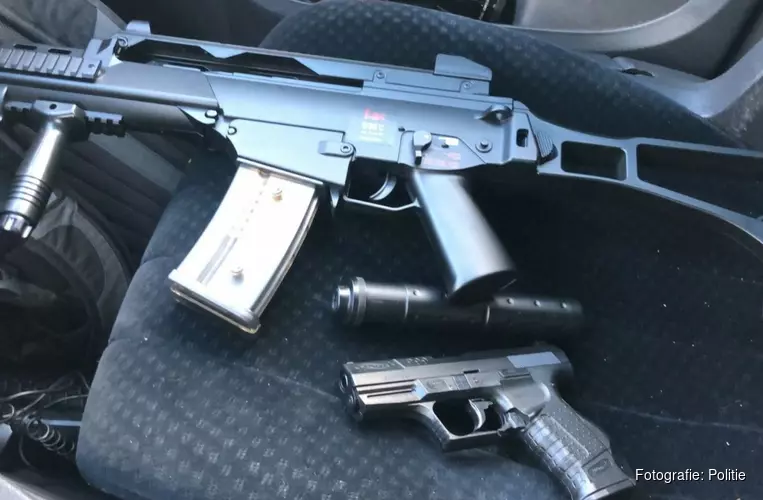 Minderjarige Bergenaar aangehouden voor bezit nepwapens