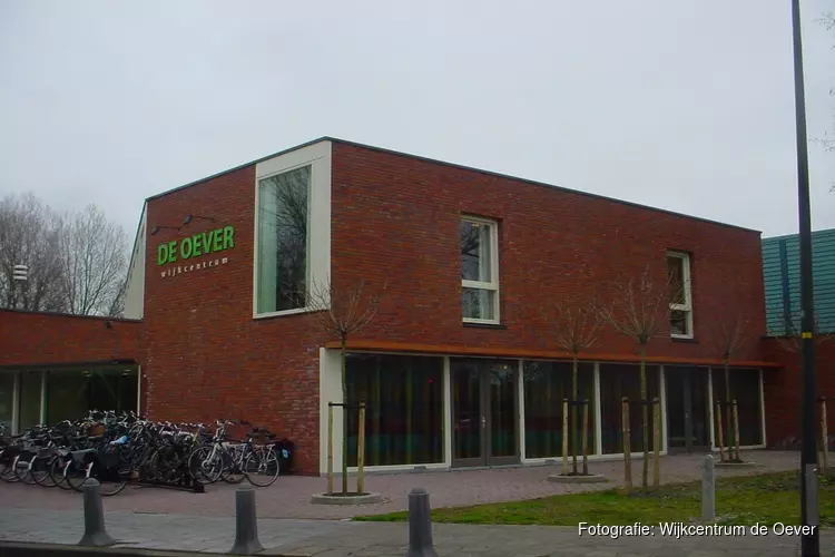 Eetcafe De Warme Hap bij Wijkcentrum de Oever