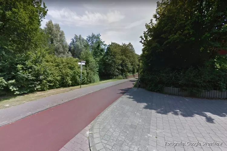 Bakstenen van viaduct gegooid in Alkmaar: jonge fietser (7) gewond