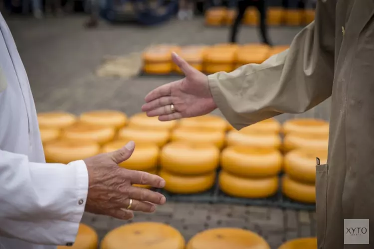 Jose Alonso-Inarra opent Alkmaarse kaasmarkt