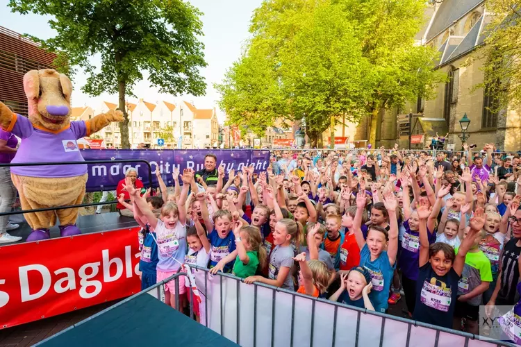 Al meer dan 500 kinderen doen mee aan de Rollebol Kids Run tijdens de Alkmaar City Run by night
