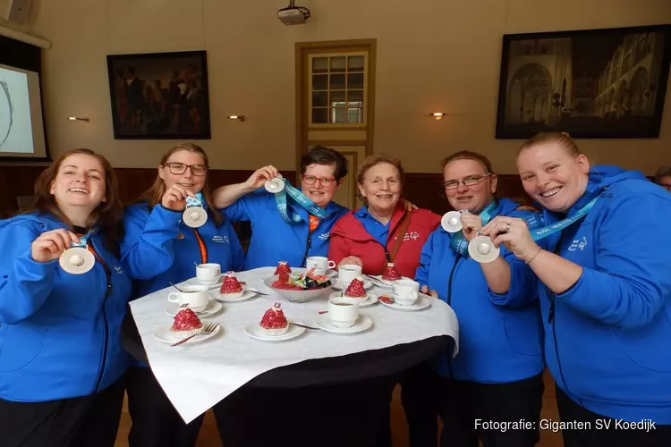 G-handbalsters gehuldigd na zilveren plak op Special Olympics World Games