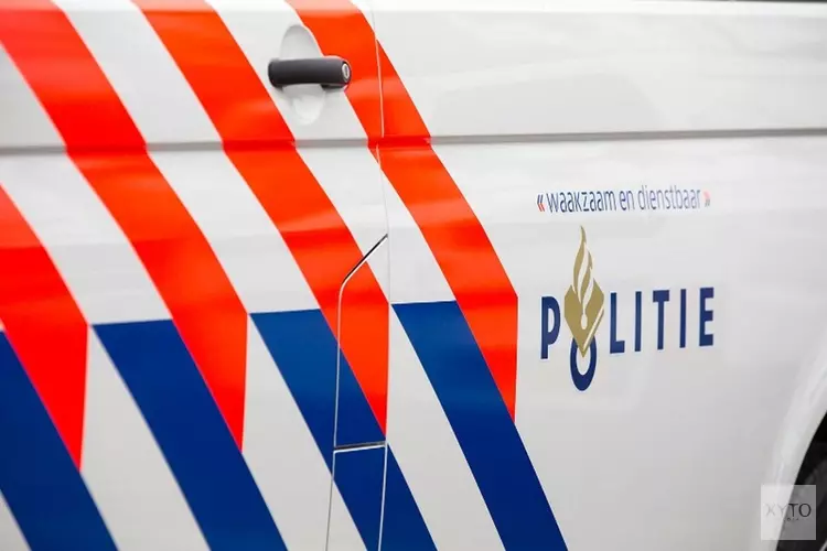 Automobilist laat auto achter na crash in Alkmaar