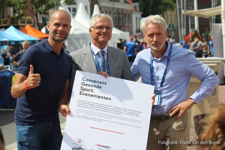 Gemeente Alkmaar tekent Convenant Gezonde Sportevenementen tijdens EK Wielrennen