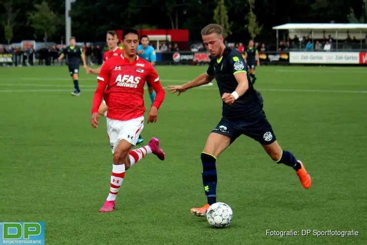 Jong AZ en Telstar geven elkaar niets toe