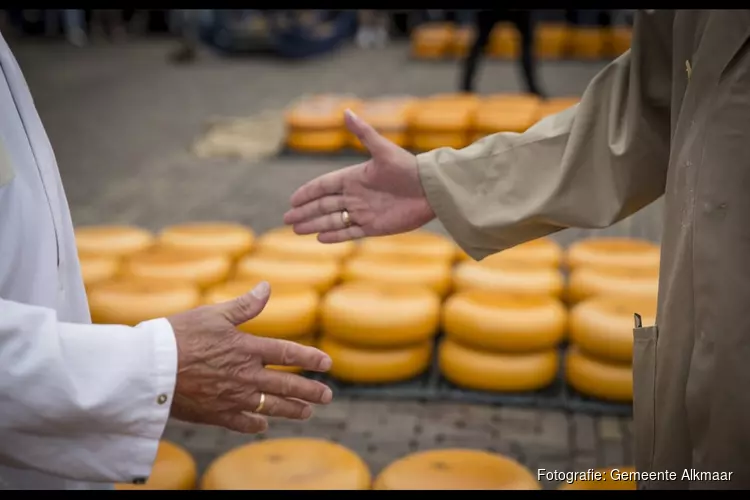 Geert Udo opent kaasmarkt