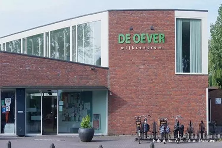 Postzegelbeurs in Wijkcentrum De Oever