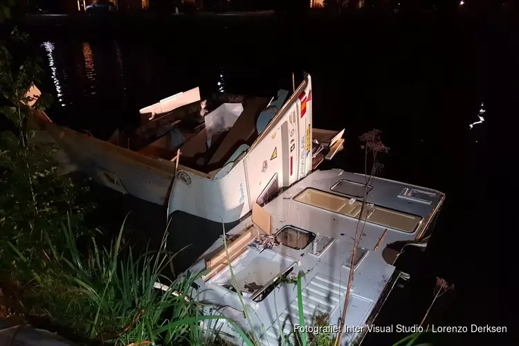 Caravan het kanaal in geblazen tijdens noodweer