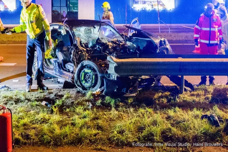 Grote ravage bij ongeluk op N242 in Alkmaar