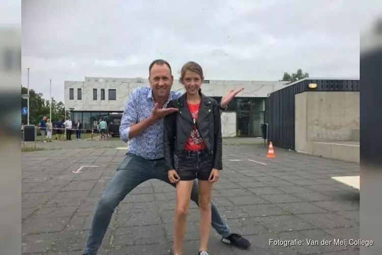 Jochem van Gelder bekijkt droombaan op het Van der Meij College