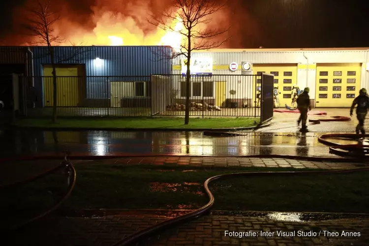 Zeer grote brand bij Beverkoog Alkmaar