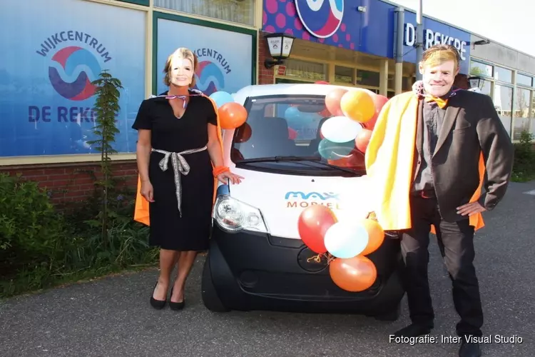 Vrijwilligers Wijkcentrum De Rekere brengen tompoucen