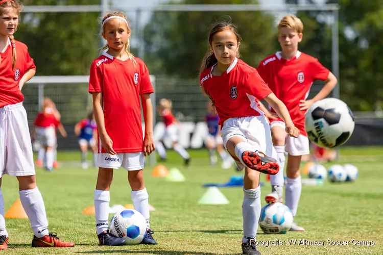 Voetbalkampen voor meisjes in Alkmaar deze zomer