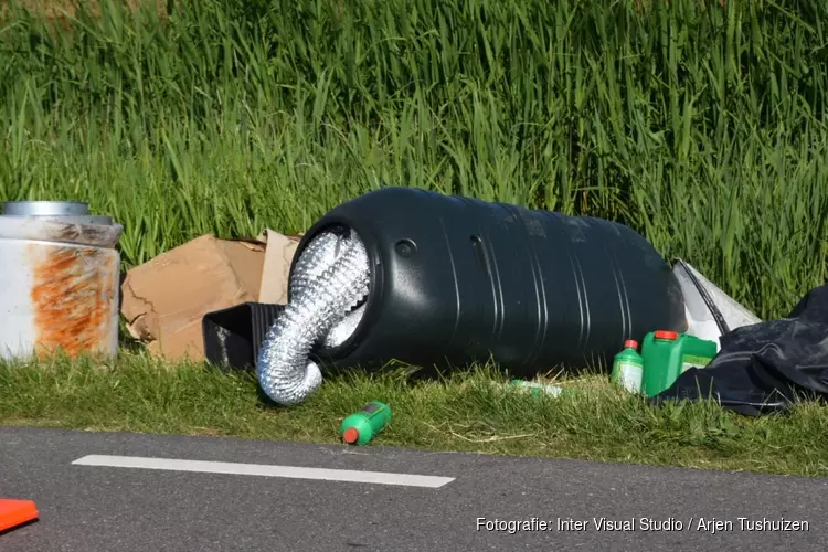 Spullen uit hennepkwekerij gedumpt langs Zuidervaart