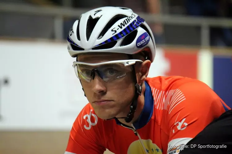 Wielrenner Niki Terpstra gewond na ongeluk op Markerwaarddijk