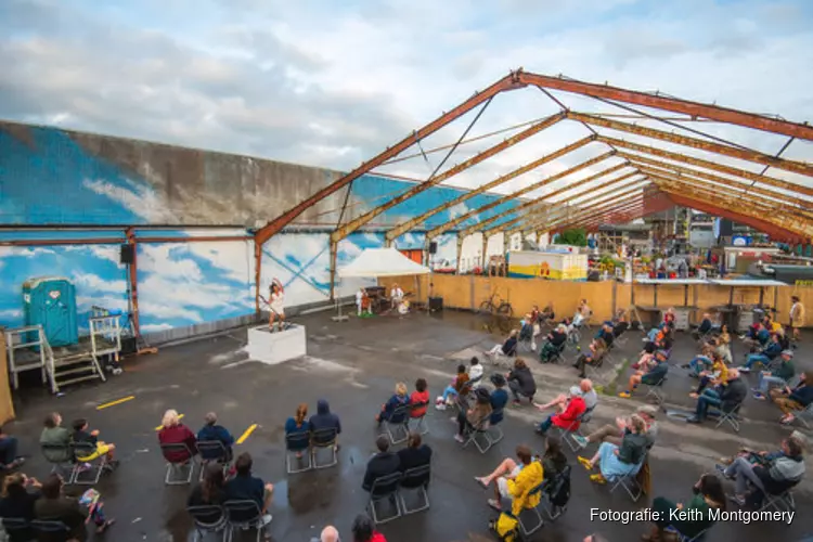 Theatervoorstelling over intimiteit in een 1,5 meter maatschappij