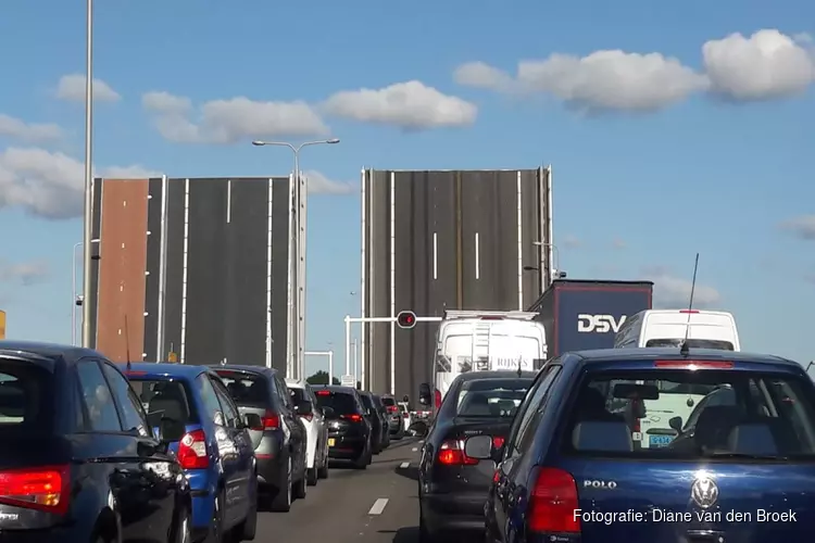 Opnieuw storing Alkmaarse Leeghwaterbrug op bloedhete dag