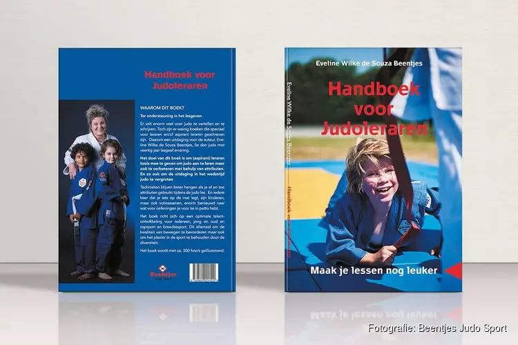 Presentatie judo boek op clubkampioenschappen