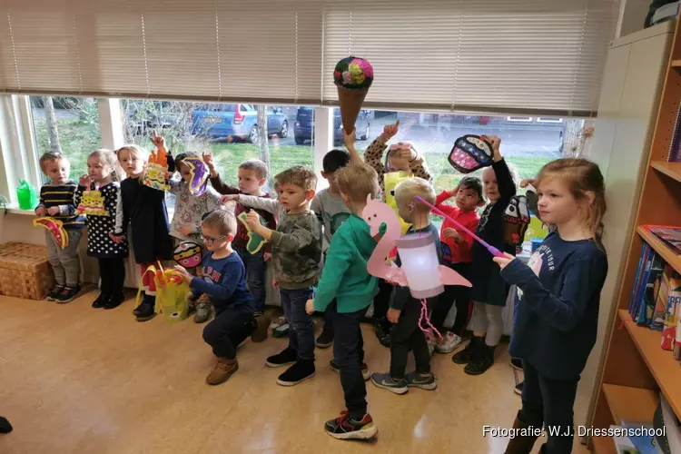 Sint Maarten op de Driessenschool in Grootschermer