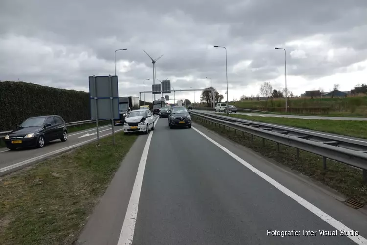 Drie auto&#39;s betrokken geraakt bij ongeluk op de N242