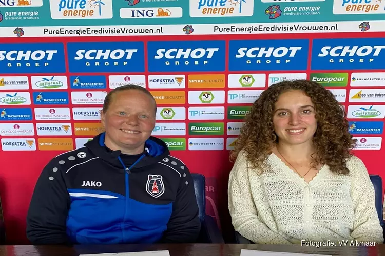 Louise Bos verlengt contract bij VV Alkmaar