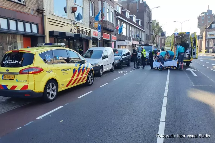 Fietser zwaargewond na aanrijding op Scharlo