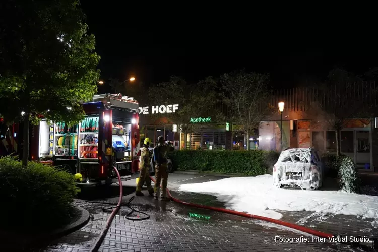 Dure Porsche door brand verwoest bij Winkelcentrum De Hoef