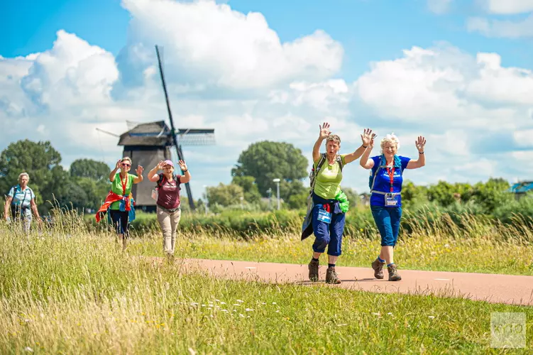 Le Champion opent met Wandel2daagse Alkmaar het nieuwe wandelseizoen