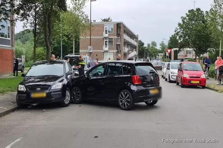 Automobilist vlucht na aanrijding in Alkmaar