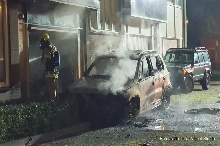 Flat in Alkmaar beschadigd door autobrand