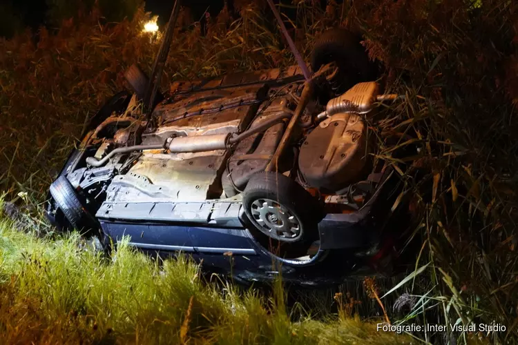 Auto te water in Egmond aan den Hoef