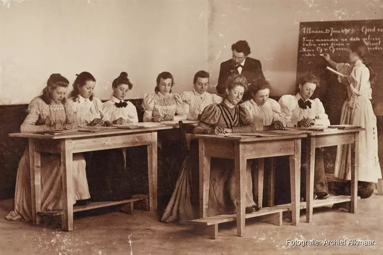 Nieuwe cursussen Regionaal Archief van start Leren over familiegeschiedenis en oud schrift