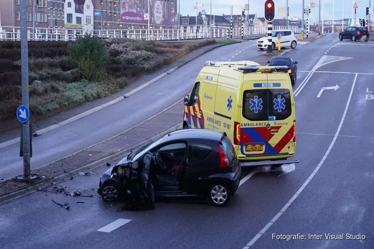 Aanrijding onder Friesebrug in Alkmaar