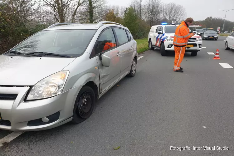 Twee automobilisten gewond na botsing op Huiswaarderweg in Alkmaar