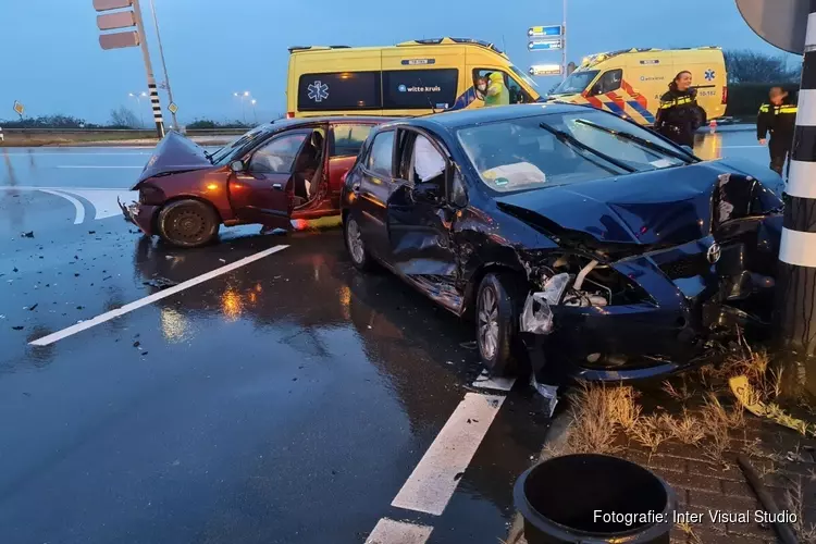 Ravage en vijf gewonden na ongeval op Nollenweg bij Heerhugowaard