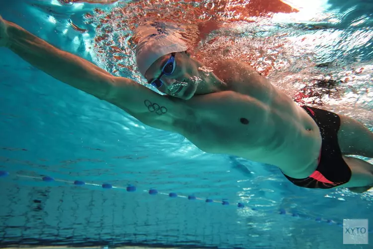 Olympisch topzwemmer Bas van Velthoven naar zwembad Hoornse Vaart