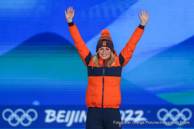 En dat is twee! Irene Schouten ook op 5000 meter oppermachtig