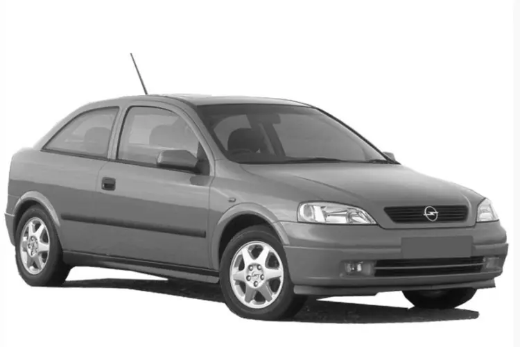 Politie zoekt Opel Astra in reeks gewelddadige overvallen